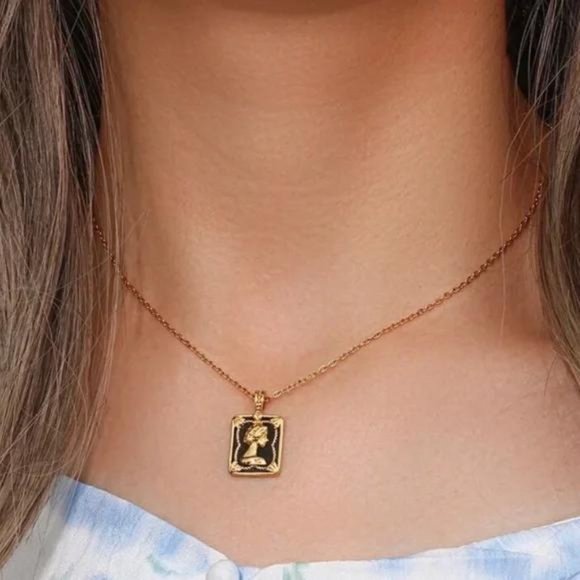 NEW ELIZABETH 18K GOLD PENDANT NECKLACE, NICE NECKLACE, CUTE NECKLACE - Picture 6 of 6